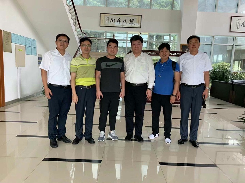 中新華美同客戶青島國(guó)恩科技股份有限公司拜訪鎮(zhèn)江奇美，洽談塑料原材料供應(yīng)細(xì)節(jié)