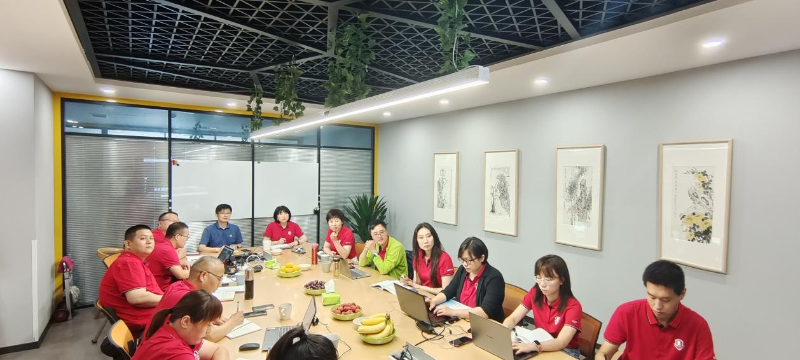 在王東的帶領(lǐng)下，山東牛商匯企業(yè)相互走訪學(xué)習(xí)、幫扶